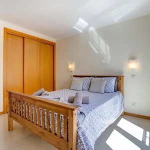 https://two-bedroom-apartment-with-rooftop-pool-in-alvor.hotelaalgarve.com